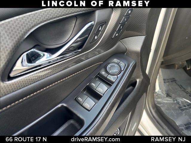 used 2022 Chevrolet Traverse car, priced at $31,308