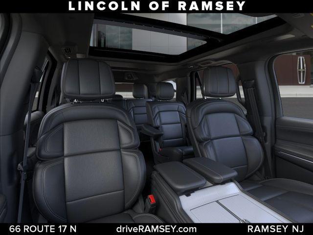 new 2025 Lincoln Navigator car, priced at $107,085
