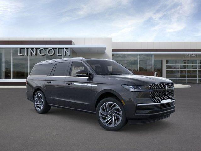 new 2025 Lincoln Navigator car, priced at $107,295