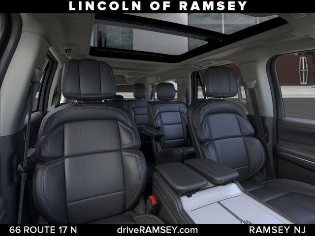 new 2025 Lincoln Navigator car, priced at $107,295