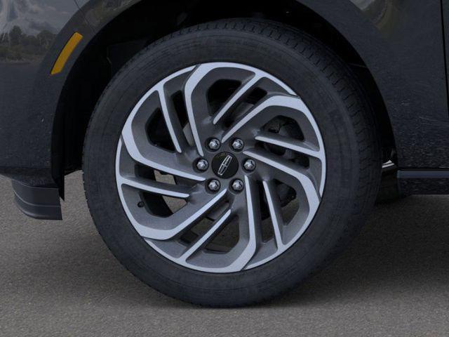 new 2025 Lincoln Navigator car, priced at $107,295