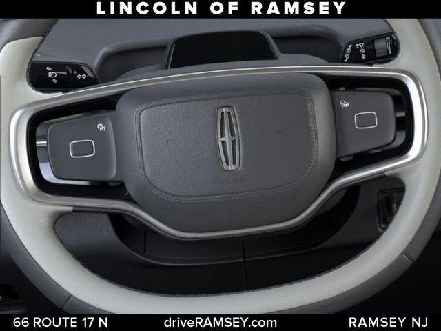 new 2025 Lincoln Navigator car, priced at $100,555