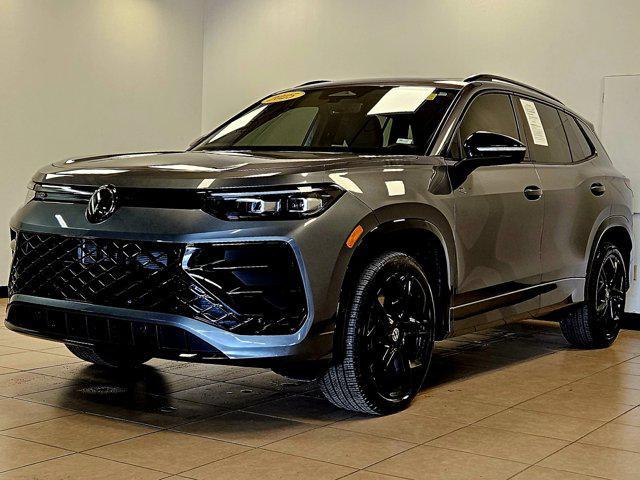 used 2025 Volkswagen Tiguan car, priced at $35,087
