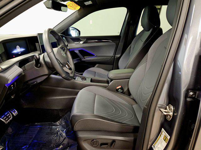 used 2025 Volkswagen Tiguan car, priced at $35,087