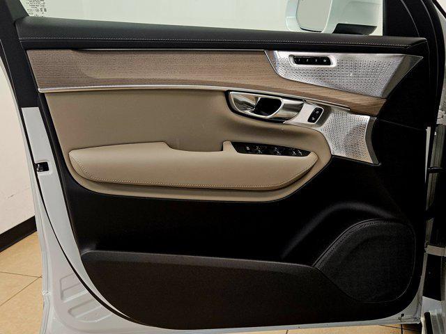 new 2026 Volvo XC90 Plug-In Hybrid car, priced at $95,504
