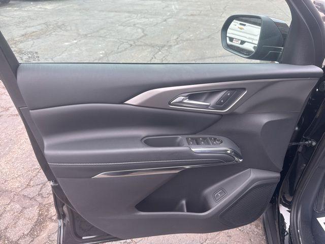 new 2026 Chevrolet Traverse car, priced at $47,305