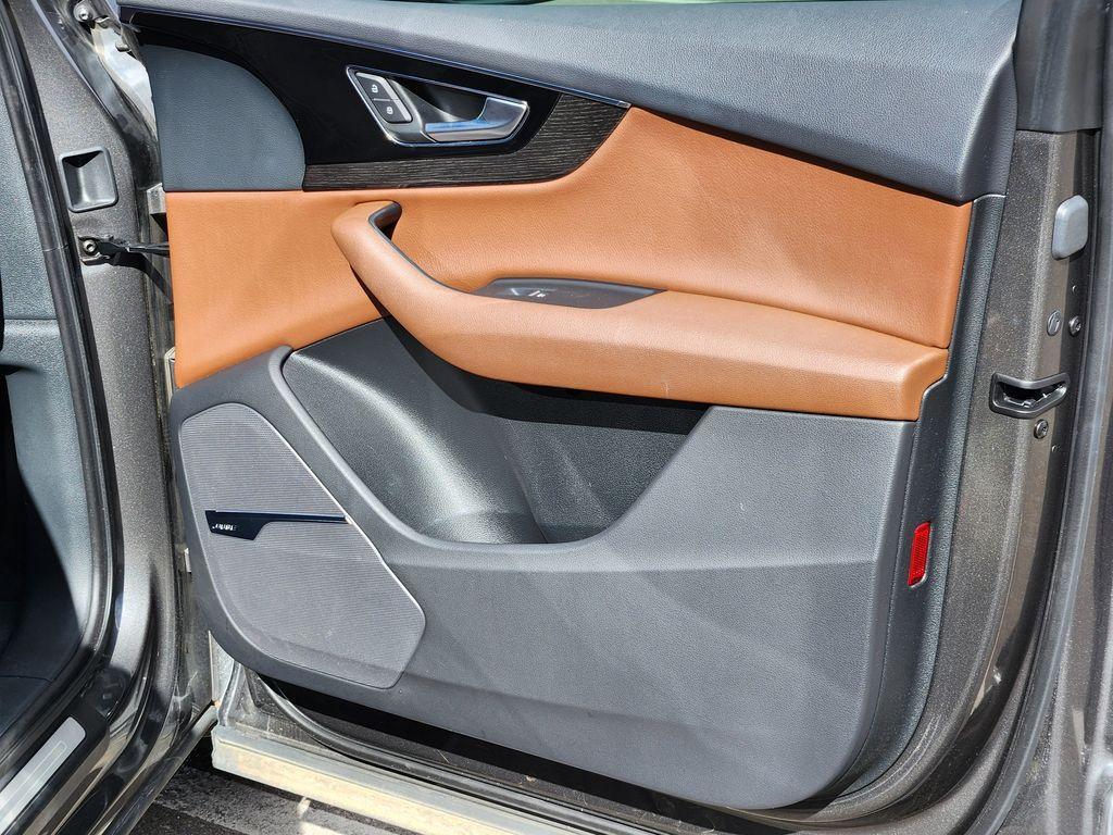 used 2018 Audi Q7 car, priced at $21,900