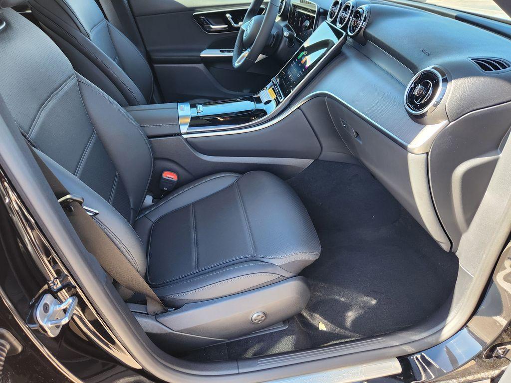 new 2026 Mercedes-Benz GLC 300 car