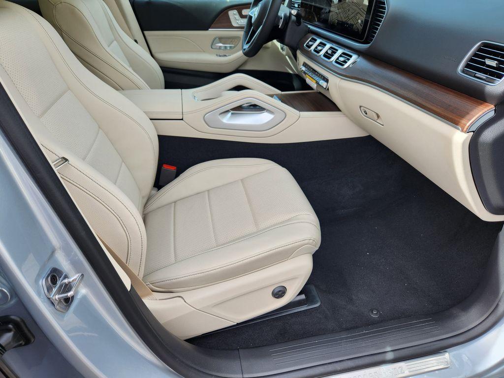 new 2026 Mercedes-Benz GLE 450e car, priced at $84,909