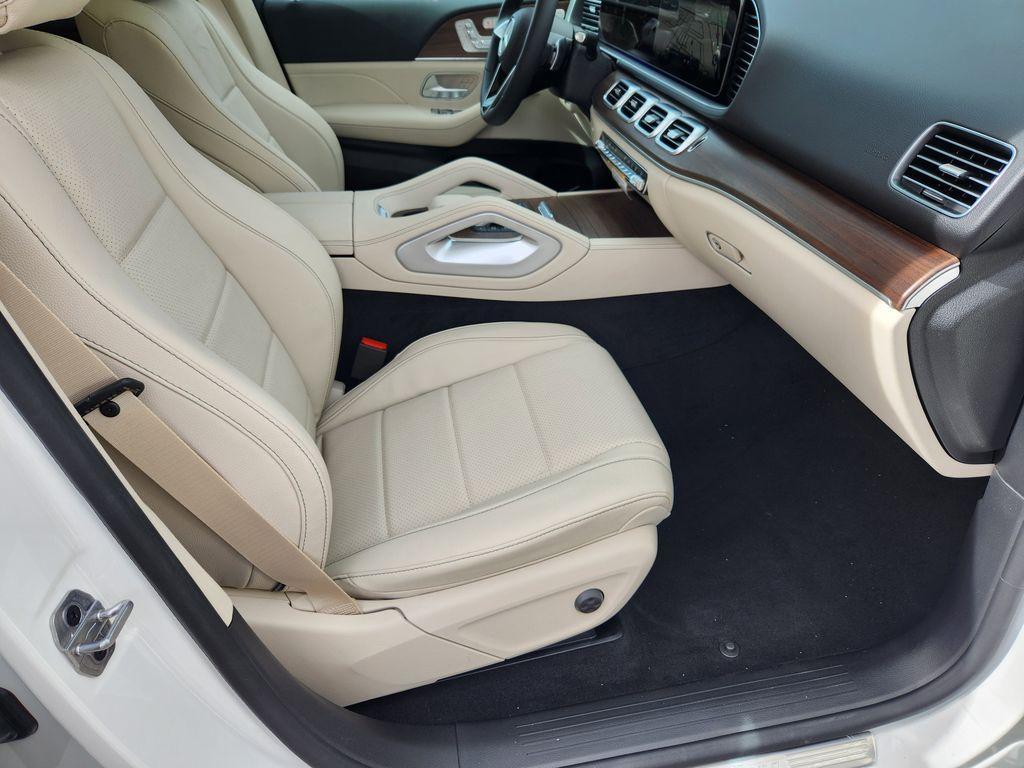 new 2026 Mercedes-Benz GLE 450e car, priced at $84,709