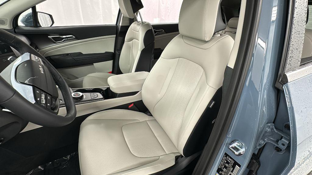 new 2026 Kia Sportage Hybrid car, priced at $33,261