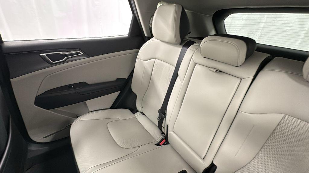 new 2026 Kia Sportage Hybrid car, priced at $33,261