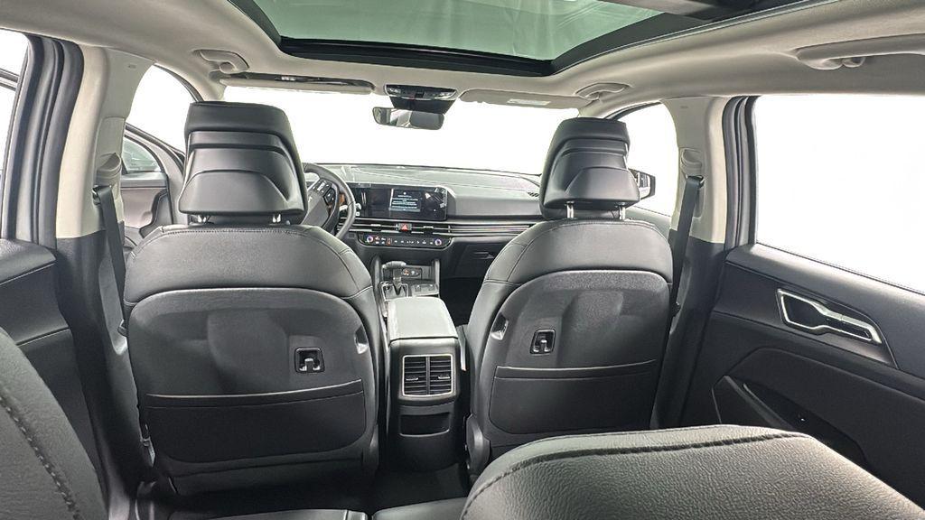 new 2026 Kia Sportage car, priced at $33,008