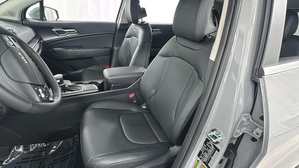 new 2026 Kia Sportage car, priced at $33,008