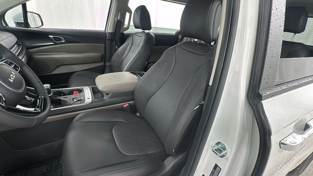 new 2026 Kia Carnival car, priced at $38,156