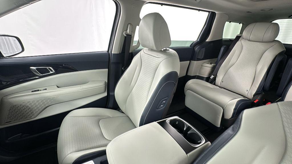 new 2026 Kia Carnival car, priced at $48,692