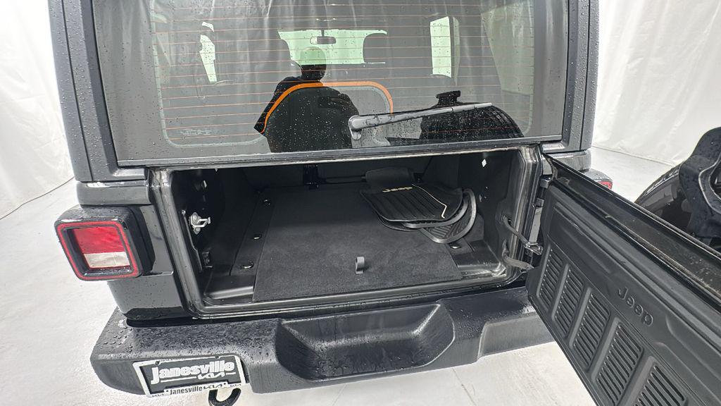 used 2021 Jeep Wrangler Unlimited car, priced at $21,987