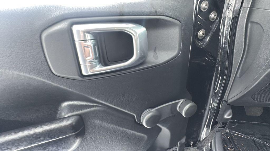 used 2021 Jeep Wrangler Unlimited car, priced at $21,987