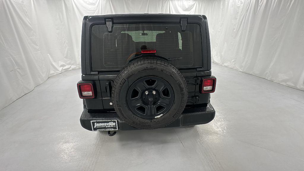 used 2021 Jeep Wrangler Unlimited car, priced at $21,987