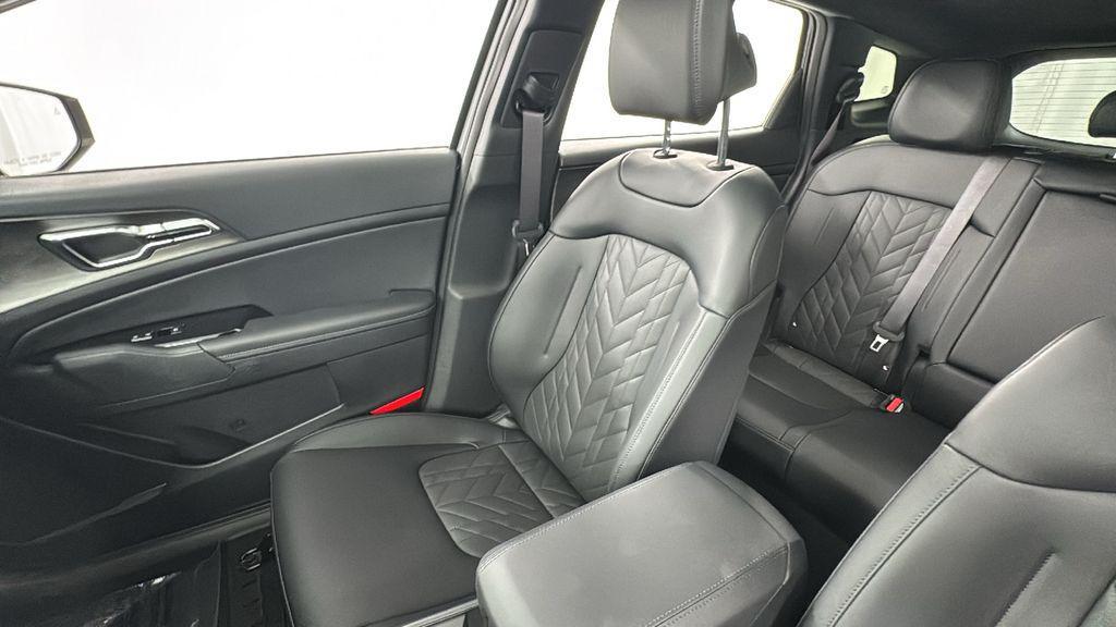 new 2025 Kia Sportage car, priced at $38,378