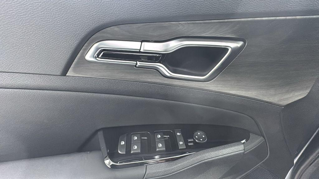 new 2025 Kia Sportage car, priced at $38,378
