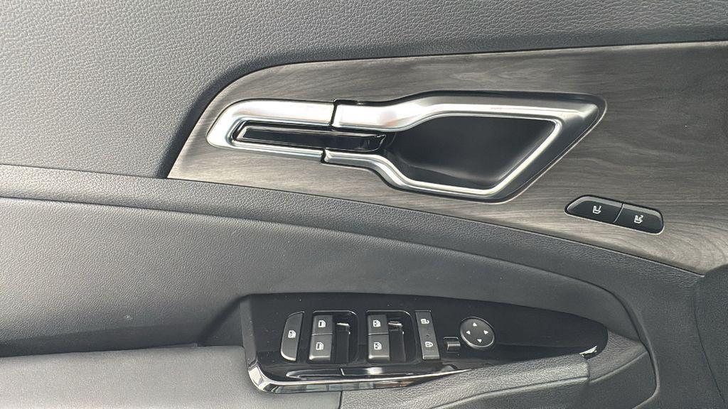 new 2025 Kia Sportage car, priced at $42,002