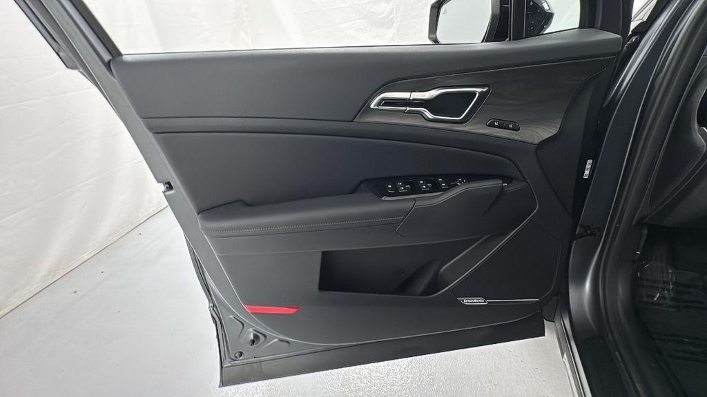 new 2025 Kia Sportage car, priced at $42,002