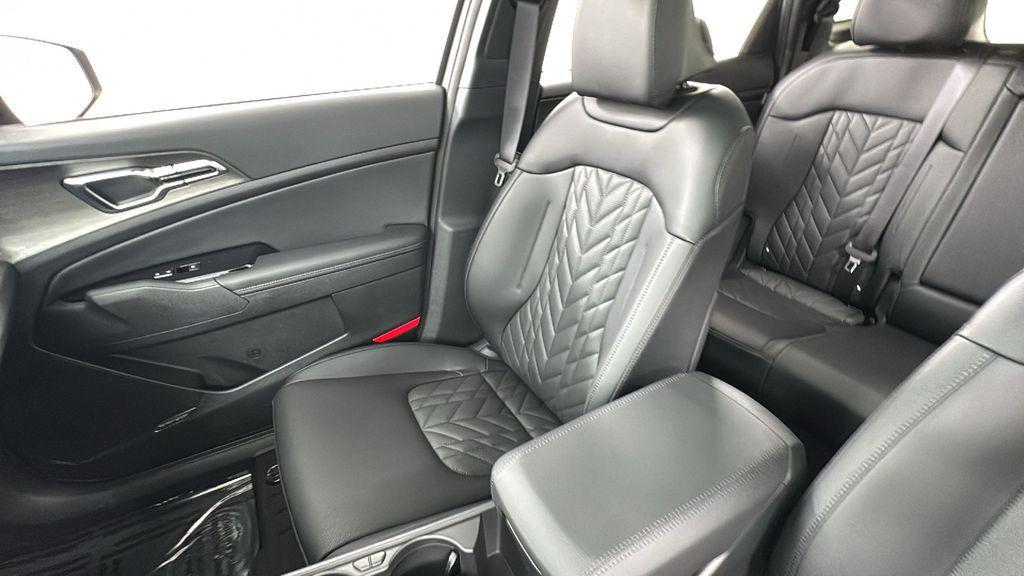 new 2025 Kia Sportage car, priced at $42,002
