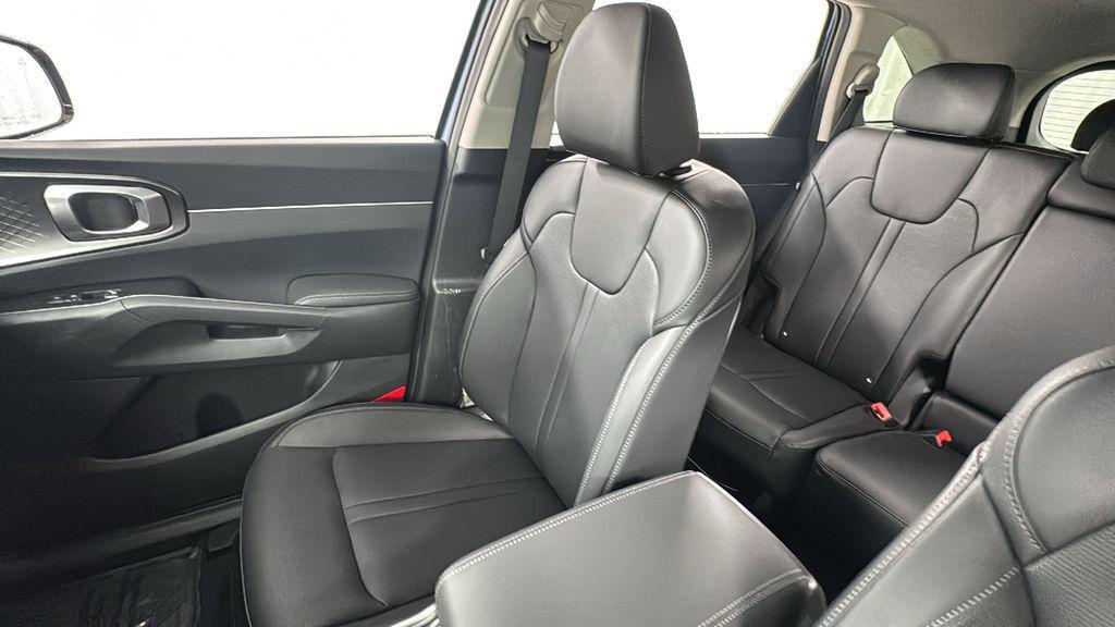 new 2026 Kia Sorento Hybrid car, priced at $38,654