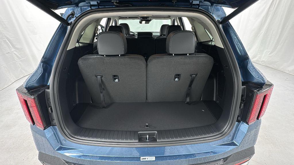 new 2026 Kia Sorento Hybrid car, priced at $38,654