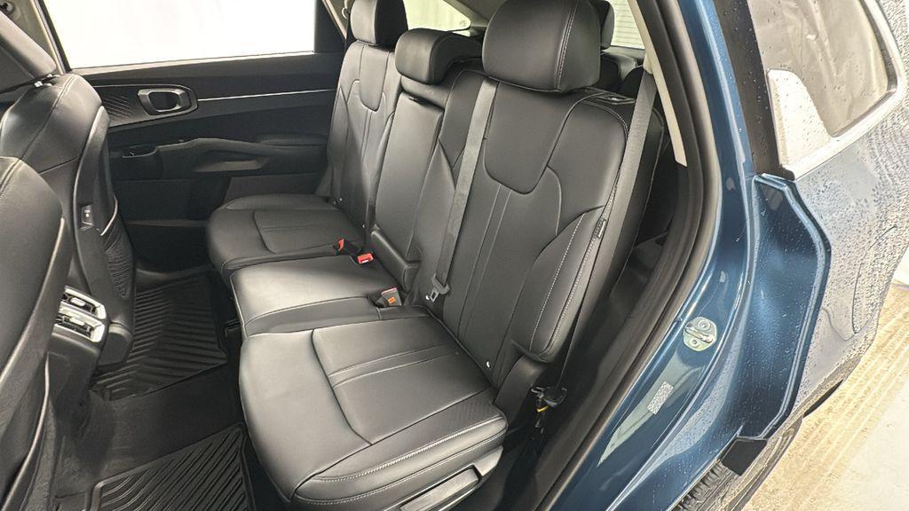 new 2026 Kia Sorento Hybrid car, priced at $38,654