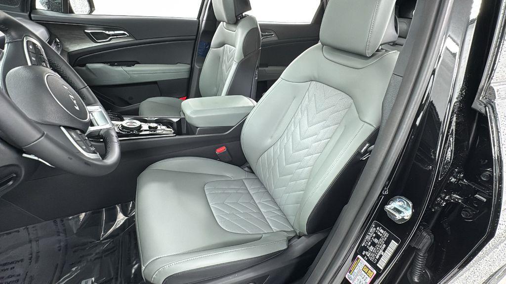 new 2025 Kia Sportage car, priced at $37,487