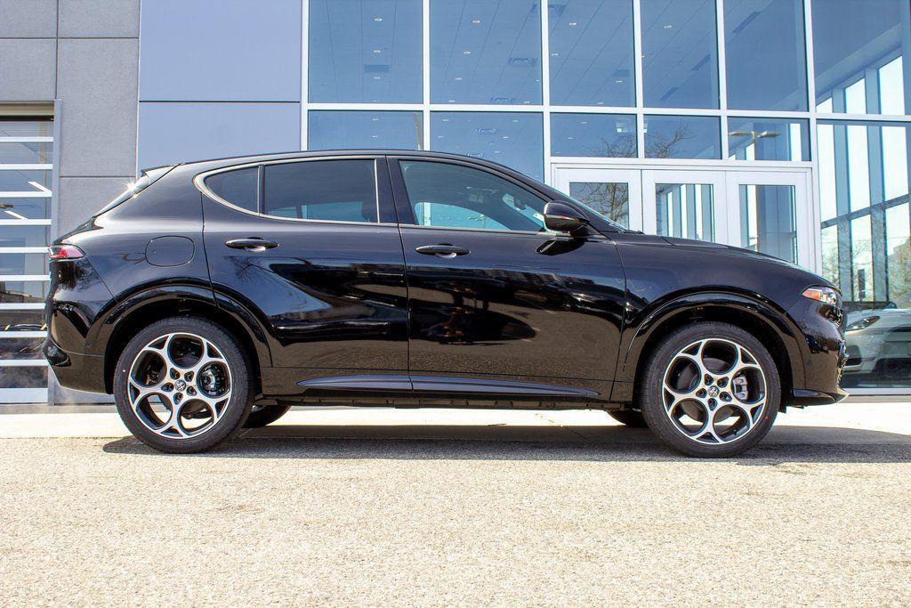 used 2025 Alfa Romeo Tonale car, priced at $37,400