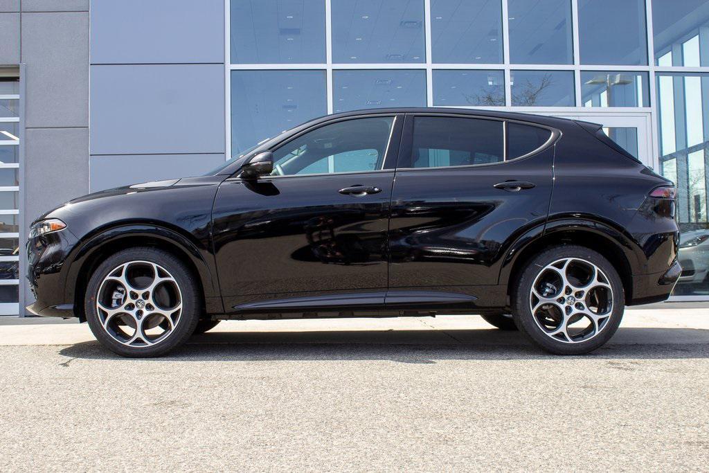 used 2025 Alfa Romeo Tonale car, priced at $37,400
