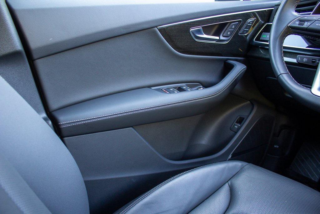 used 2025 Audi Q7 car, priced at $57,996