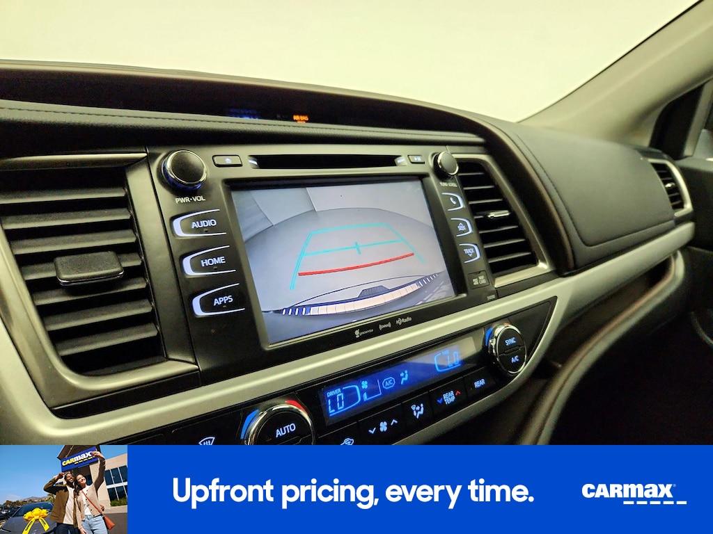 used 2019 Toyota Highlander car, priced at $32,998