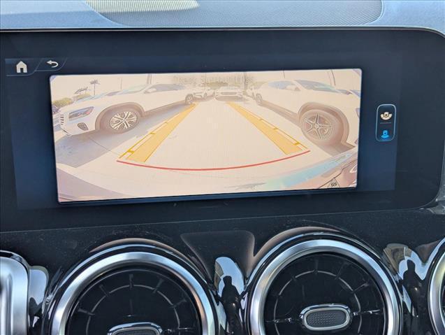 Mercedes-Benz GLB view 12