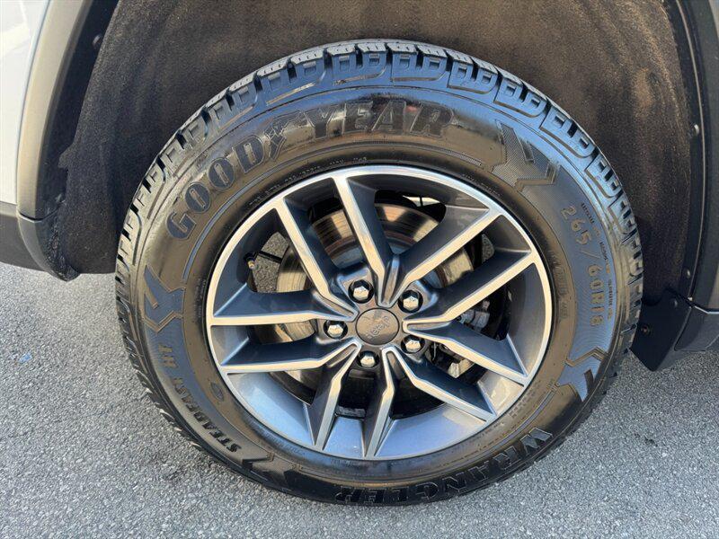 used 2019 Jeep Grand Cherokee car, priced at $17,188