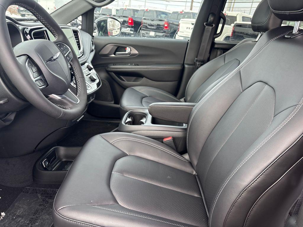new 2026 Chrysler Pacifica car, priced at $44,565