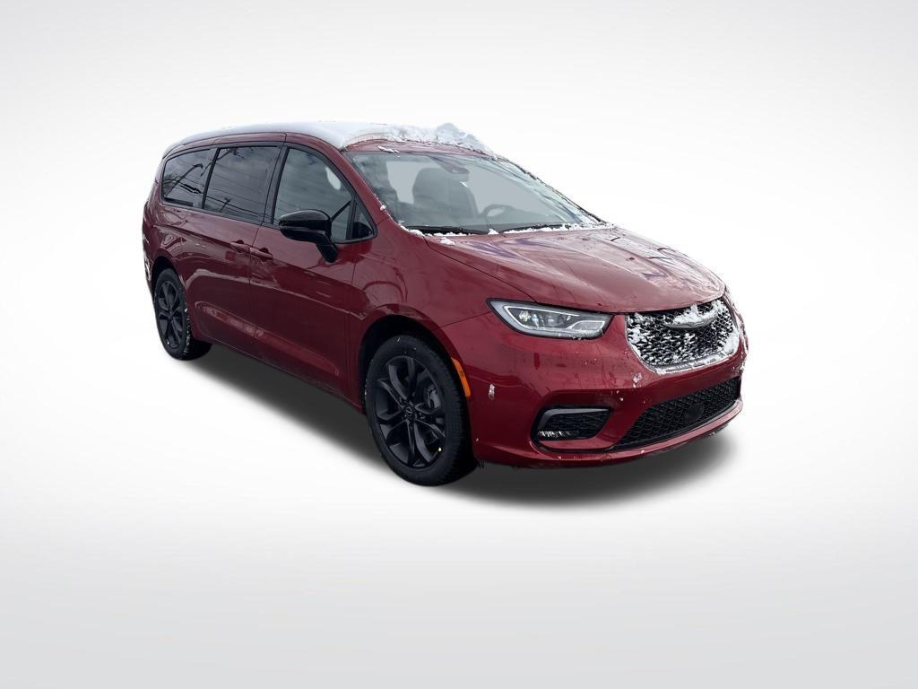 new 2026 Chrysler Pacifica car, priced at $44,565