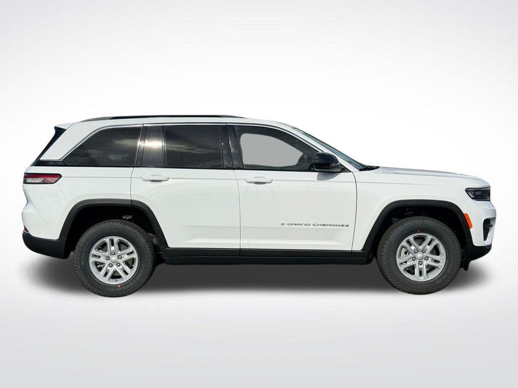 new 2025 Jeep Grand Cherokee car, priced at $37,000