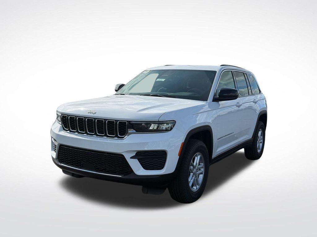 new 2025 Jeep Grand Cherokee car, priced at $37,000