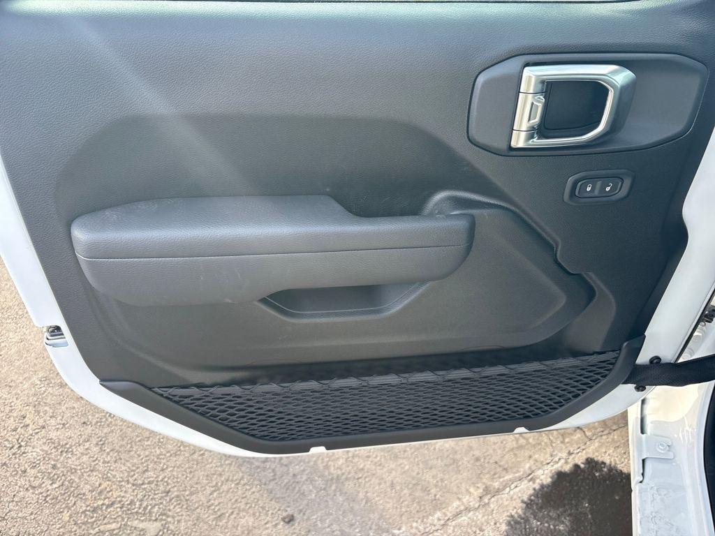 new 2026 Jeep Gladiator car, priced at $40,127