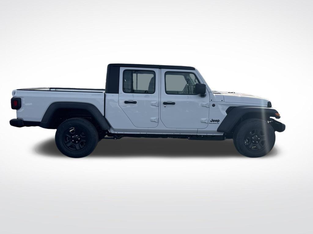new 2026 Jeep Gladiator car, priced at $40,127