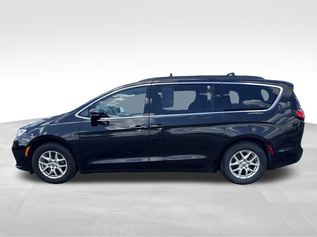 used 2022 Chrysler Pacifica car, priced at $18,166