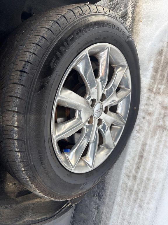 used 2016 Jeep Cherokee car, priced at $13,500