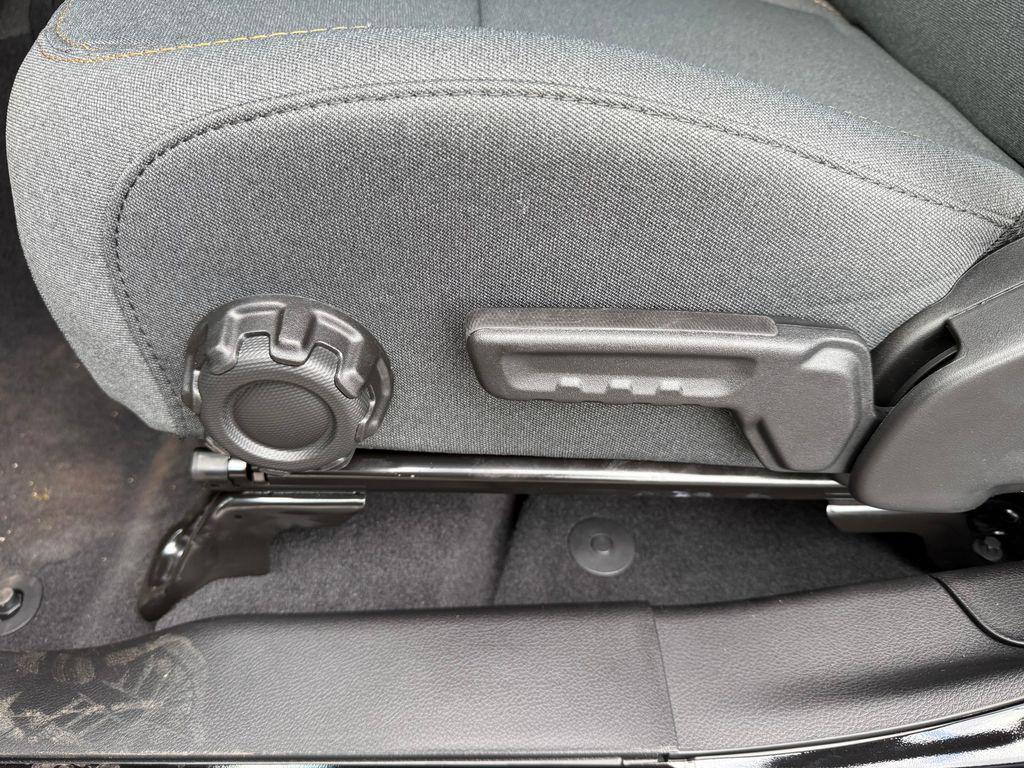 new 2025 Jeep Gladiator car, priced at $39,977