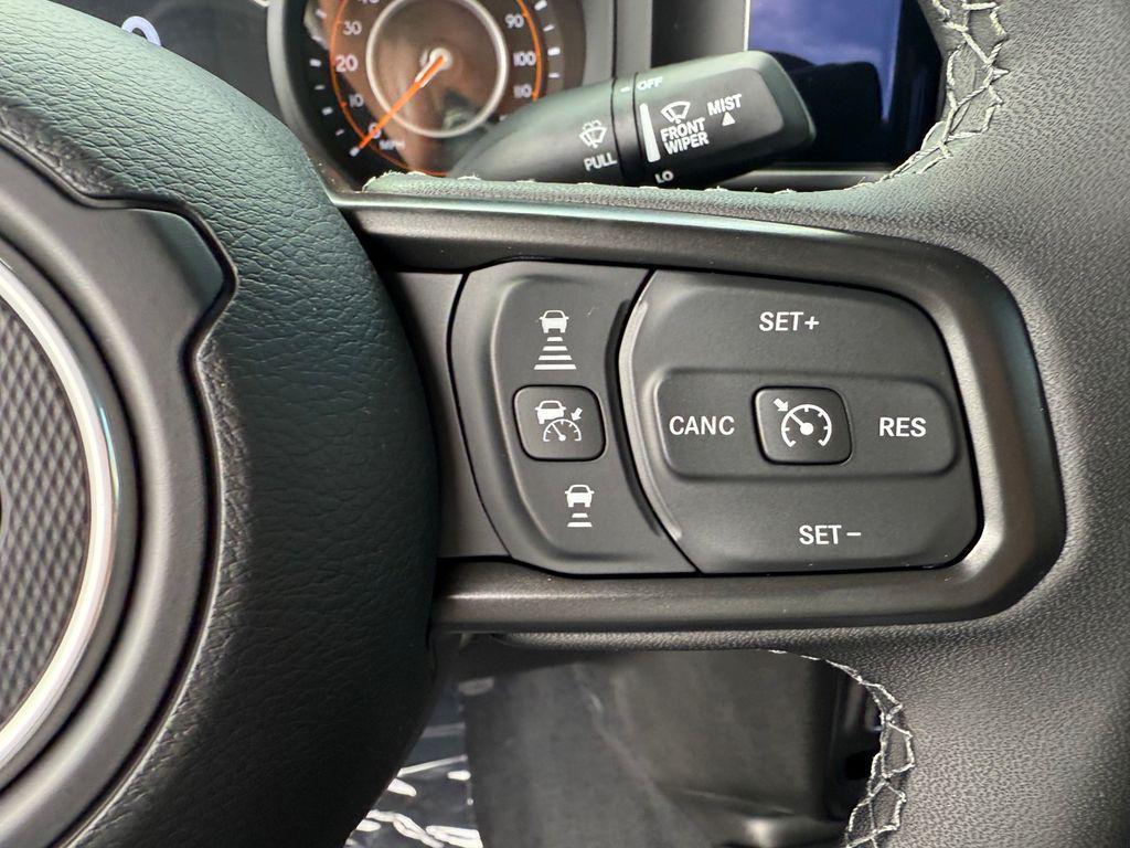 new 2025 Jeep Gladiator car, priced at $39,977