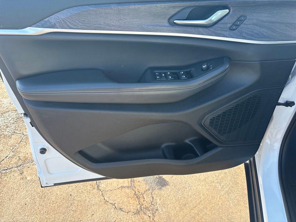 used 2023 Jeep Grand Cherokee car, priced at $31,750