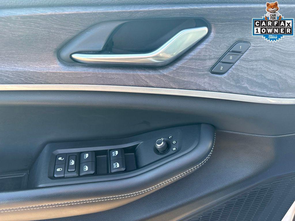 used 2023 Jeep Grand Cherokee car, priced at $31,000